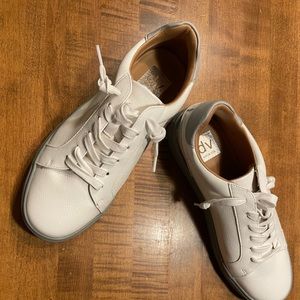 Dolce Vita Sneakers